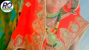 Desi village bhabhi saree removing finger karke jordaar chudai